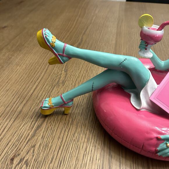 HERE LIES SUMMER Bride Of Frankenstein On A Pink Float Halloween SUMMERWEEN 2025 - Picture 4 of 9